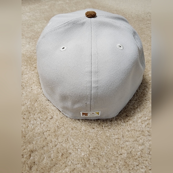 Exclusive Detroit Tigers Corduroy 59FIFTY Fitted Hat 1984 WS Side Patch 7 3/4 - Picture 2 of 5